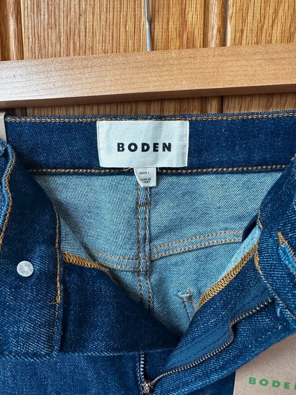 BNWT Boden Relaxed Wide Leg Jeans, Size 30 - Image 2